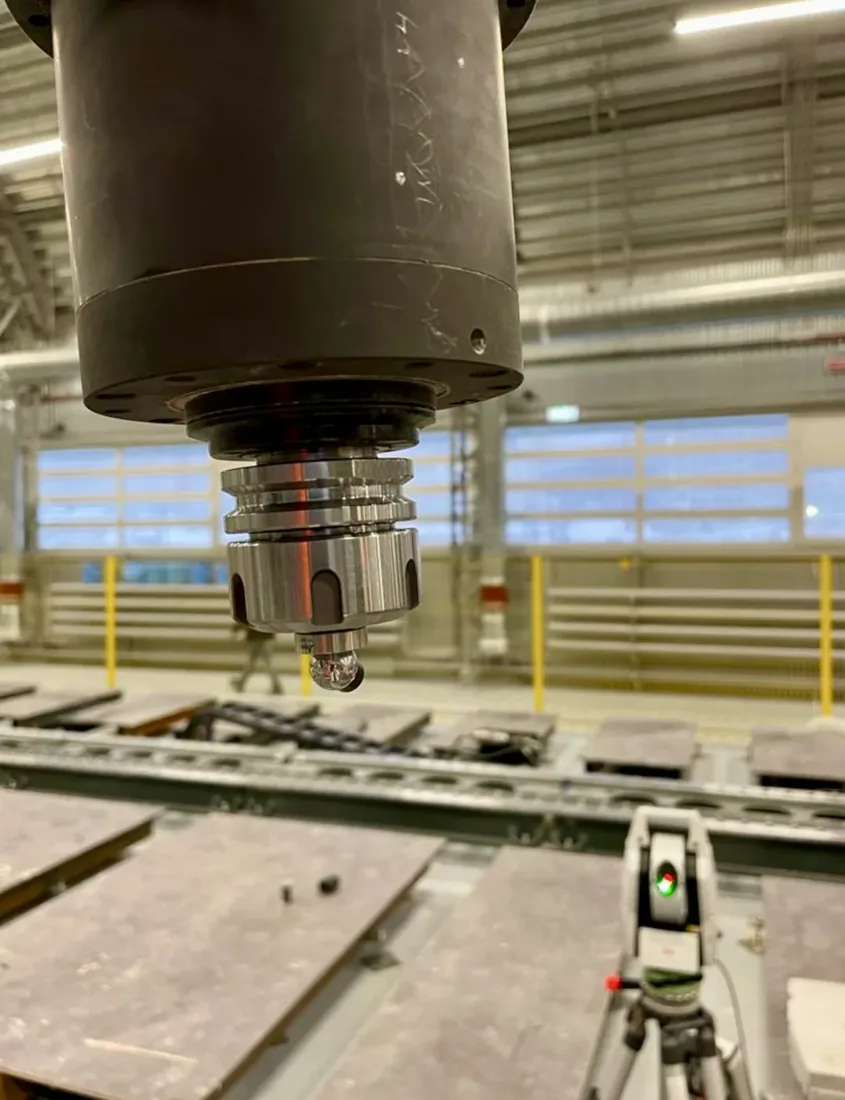 Калибровка робота KUKA лазерным трекером Leica AT402